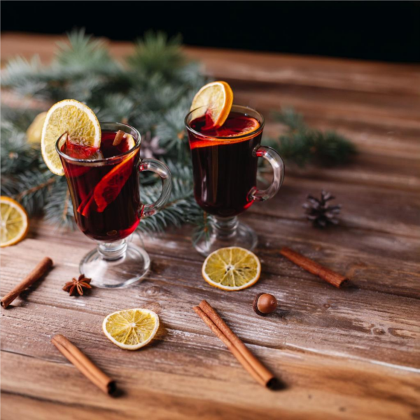 Glühwein mit Schuss (Rum oder Amaretto)